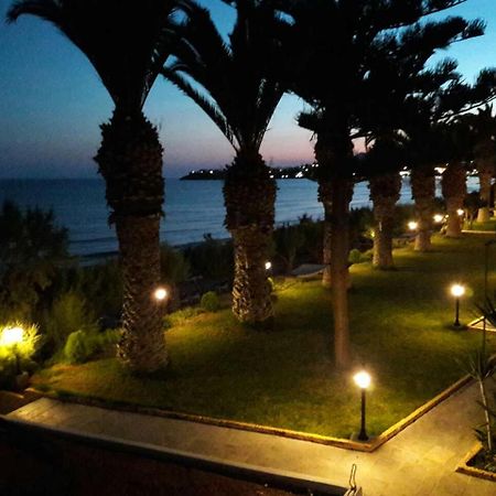Blue Ocean Apartments Makrýgialos Buitenkant foto