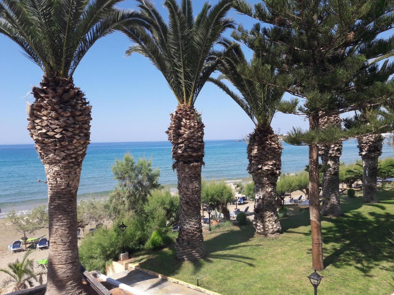 Blue Ocean Apartments Makrýgialos Buitenkant foto